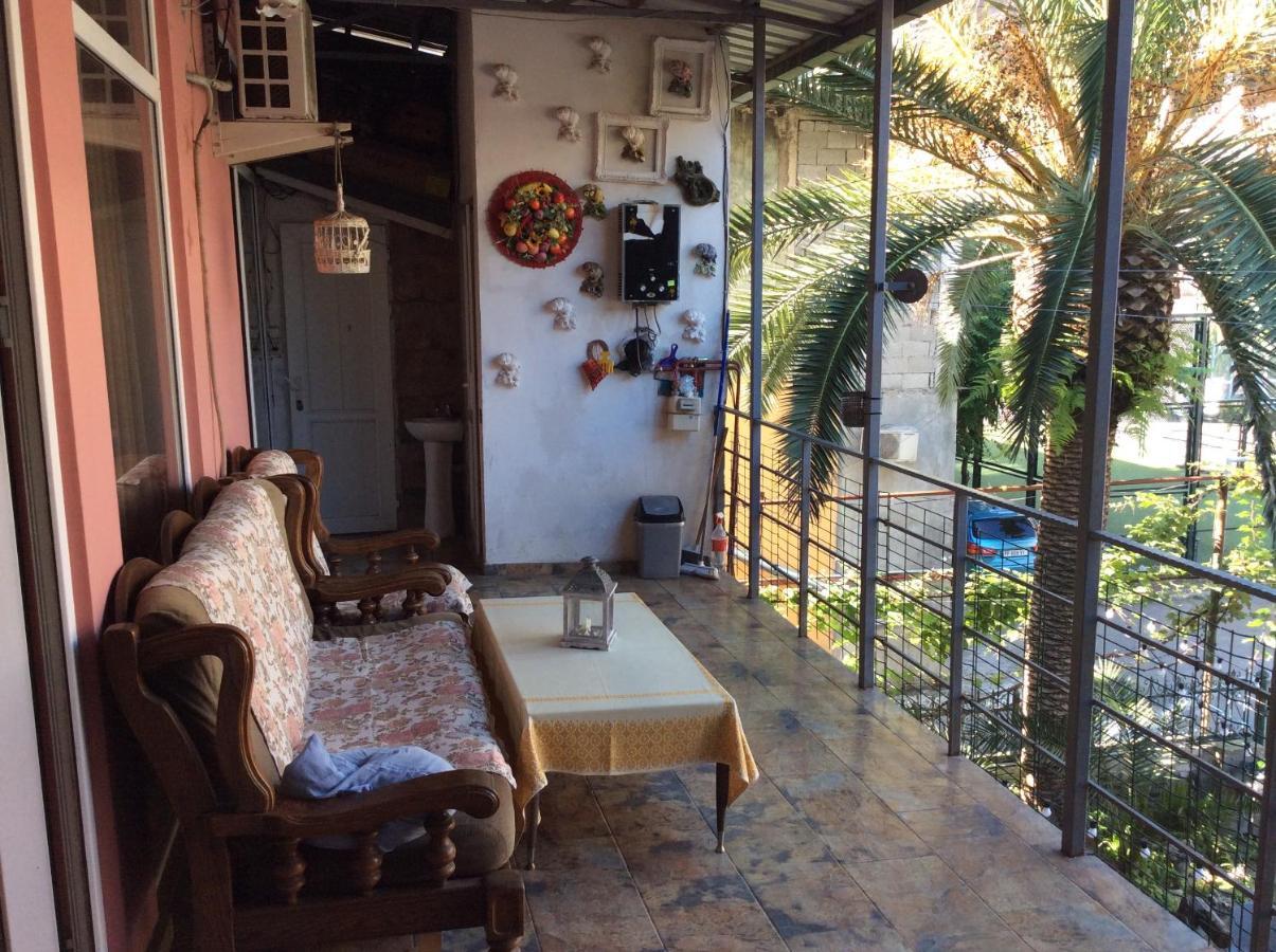 Apartment Maisi บาทูมิ ภายนอก รูปภาพ