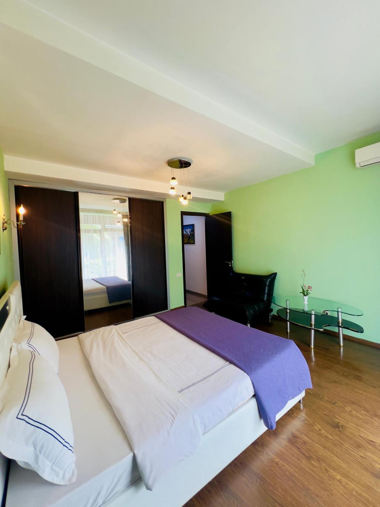 Apartment Maisi บาทูมิ ภายนอก รูปภาพ