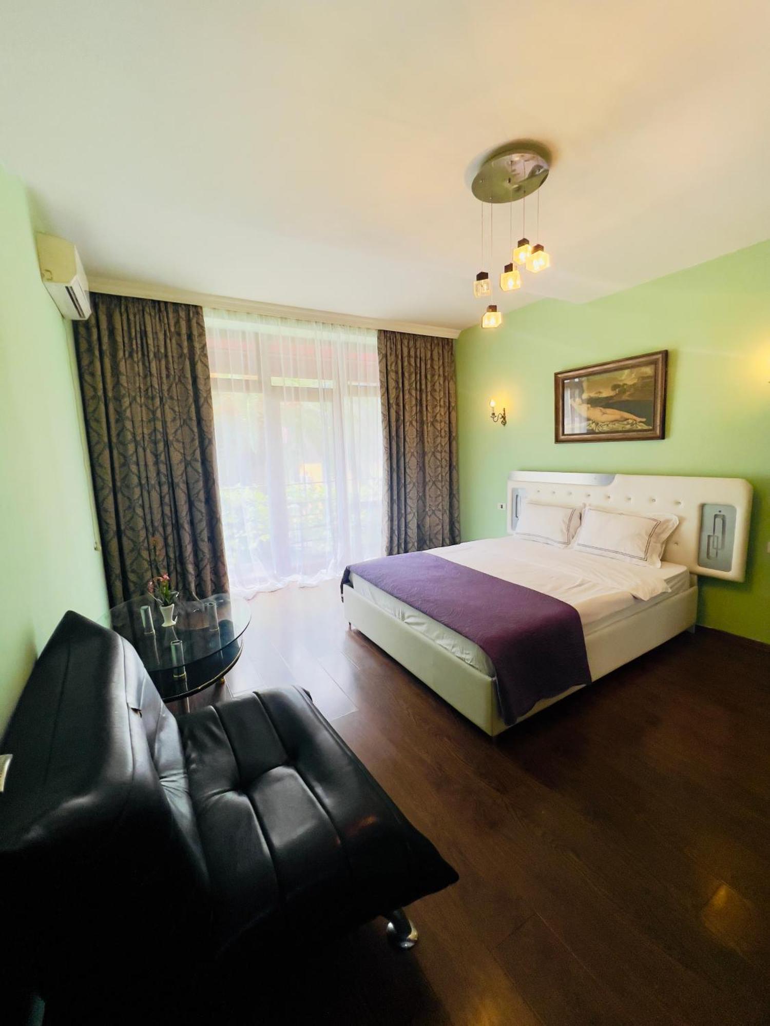 Apartment Maisi บาทูมิ ภายนอก รูปภาพ