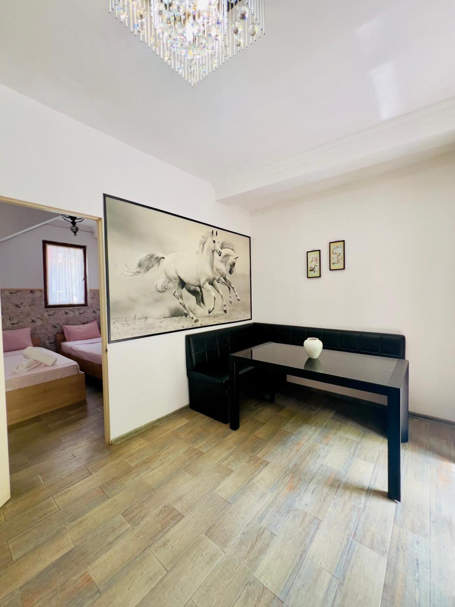 Apartment Maisi บาทูมิ ภายนอก รูปภาพ