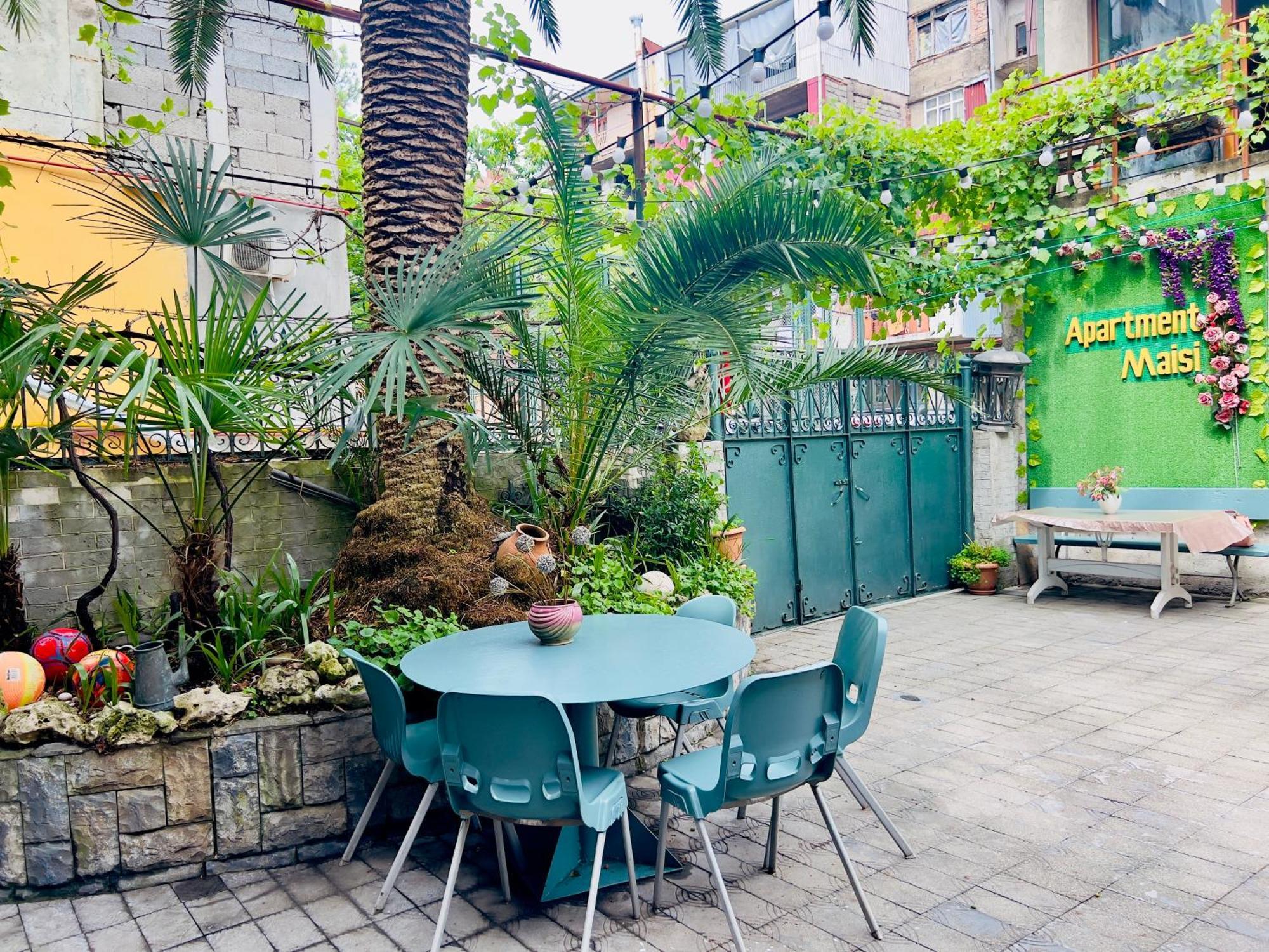 Apartment Maisi บาทูมิ ภายนอก รูปภาพ