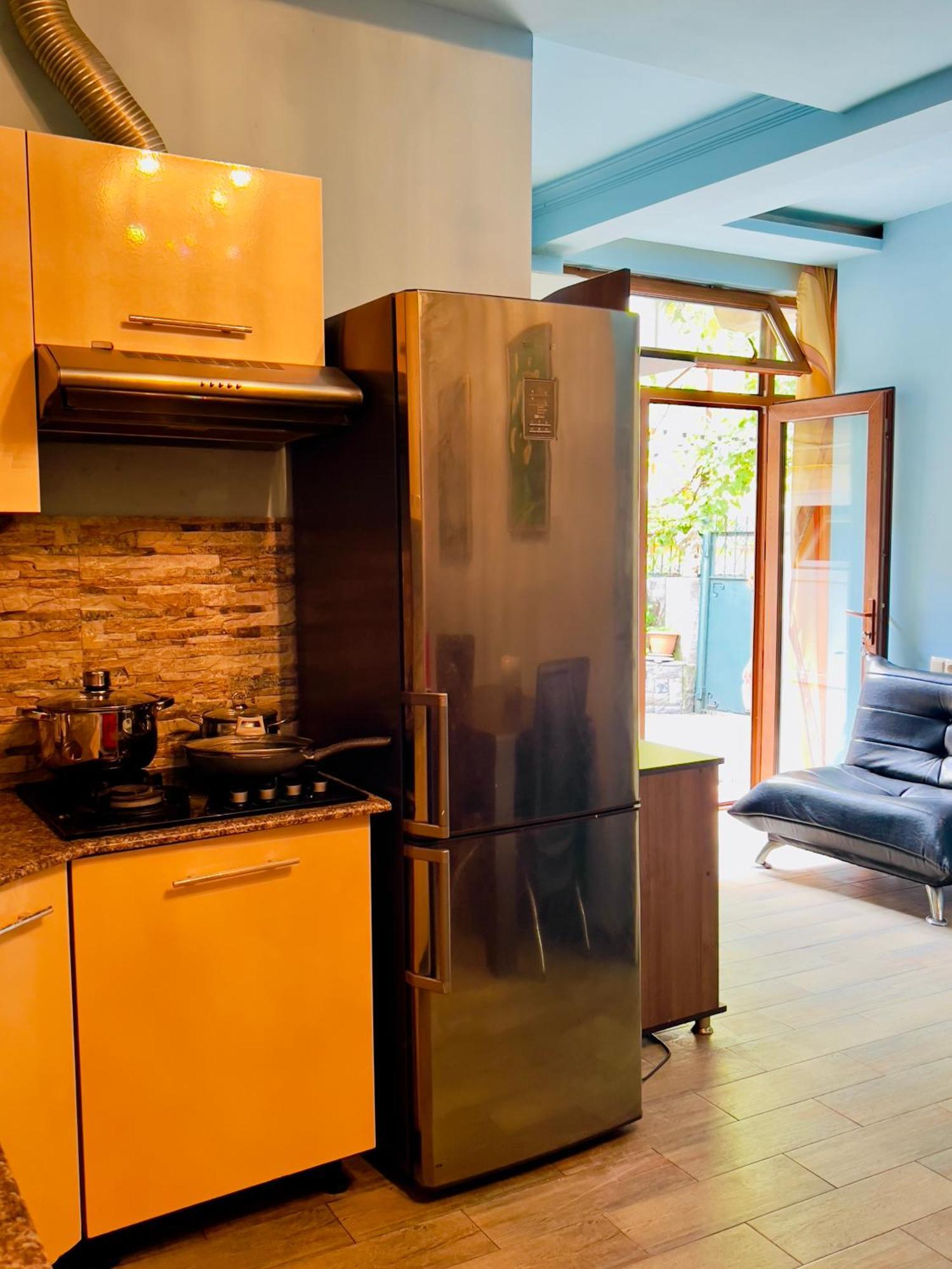 Apartment Maisi บาทูมิ ภายนอก รูปภาพ