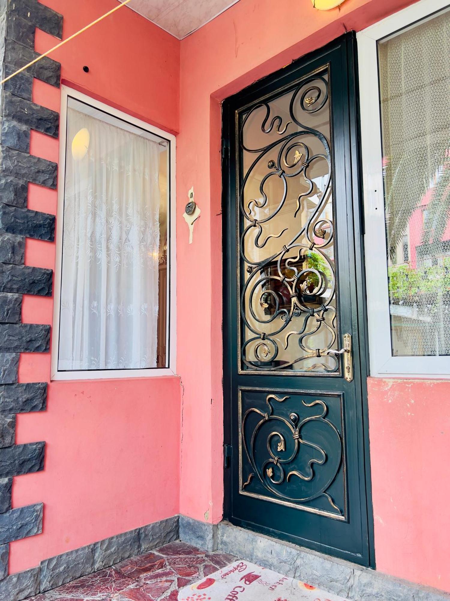 Apartment Maisi บาทูมิ ภายนอก รูปภาพ
