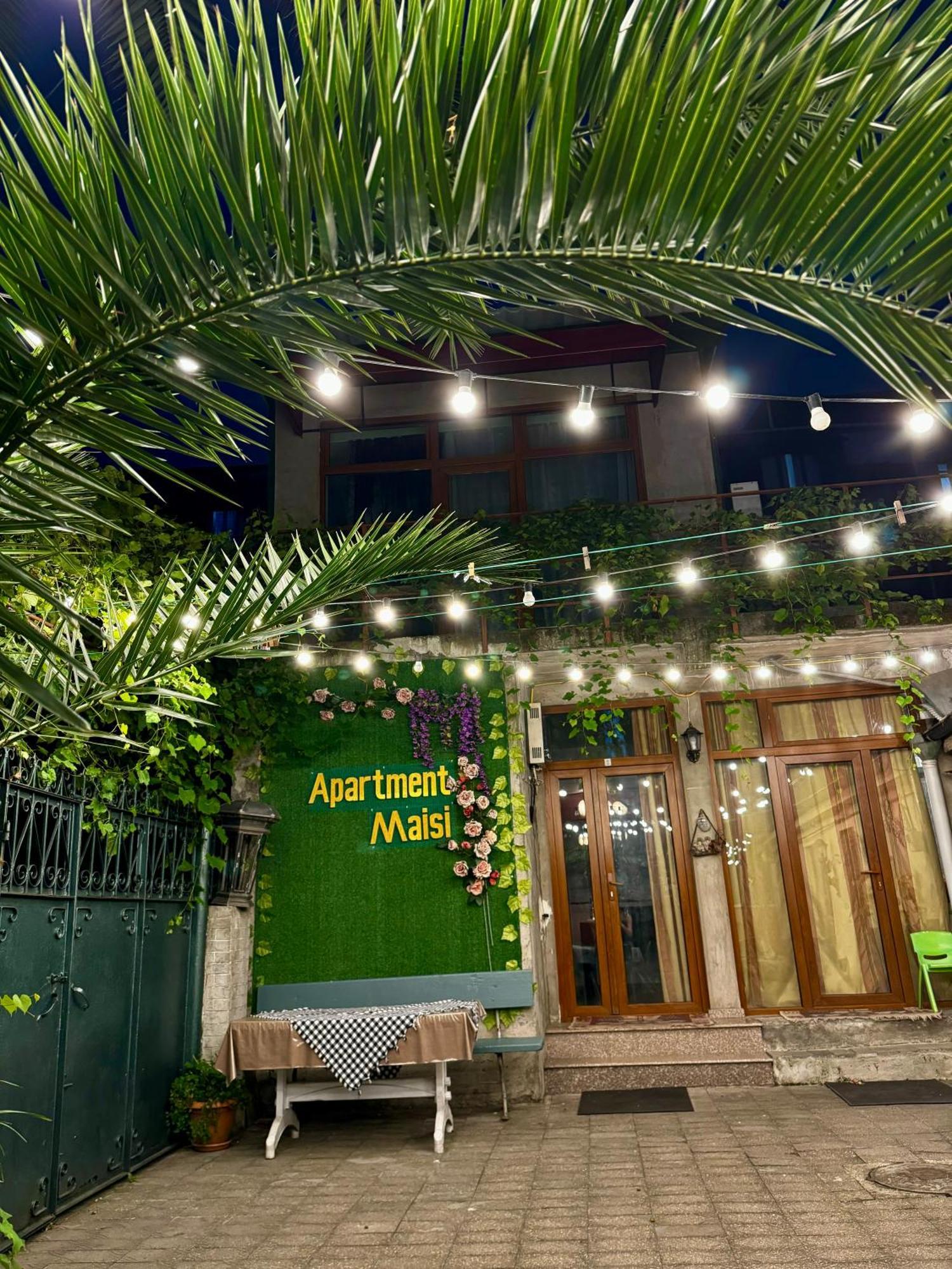 Apartment Maisi บาทูมิ ภายนอก รูปภาพ